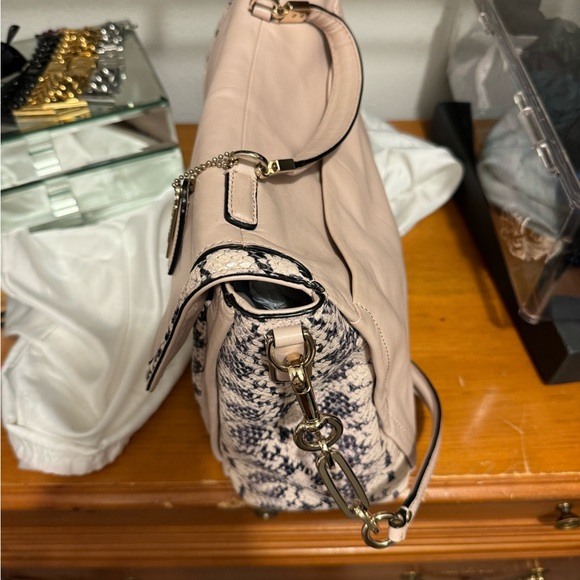 COACH light pink and snakeskin shoulder bag - Picture 6 of 12